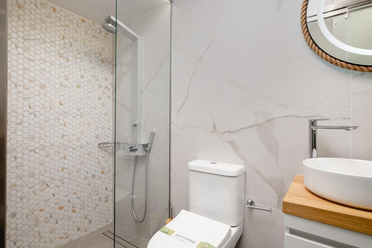 New Luxury Studio In The Heart Of Thiseio. Athén Kültér fotó