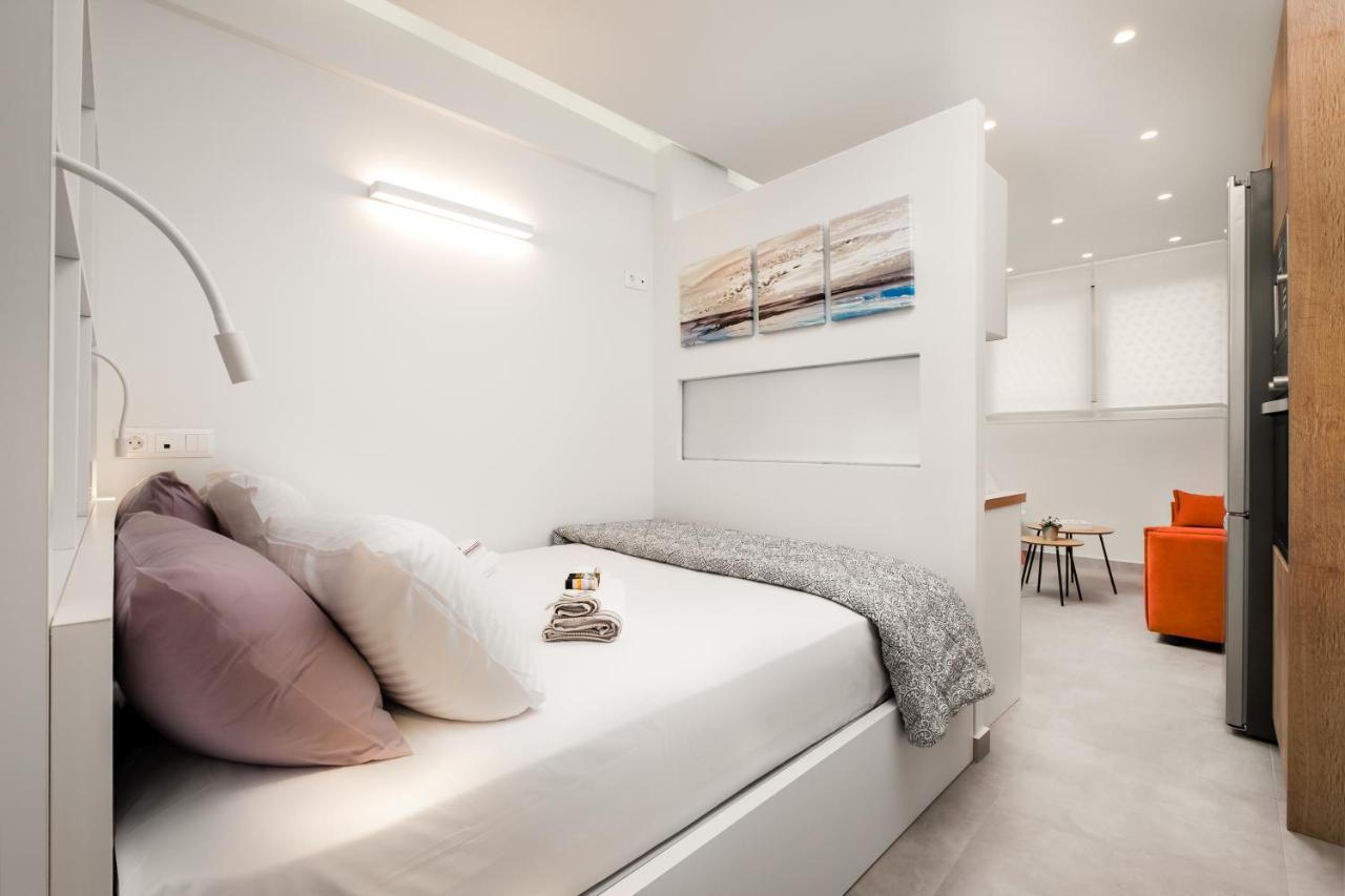 New Luxury Studio In The Heart Of Thiseio. Athén Kültér fotó